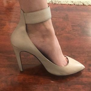 ALDO - NUDE HEELS SIZE 8.5